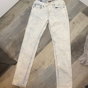 White wash jeans